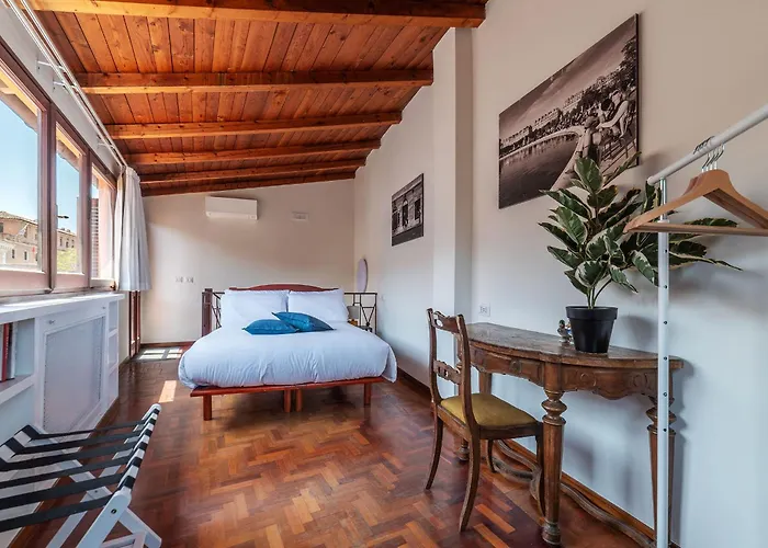 2 Bedroom Flat With Two Private Vatican Terrace Apartment *