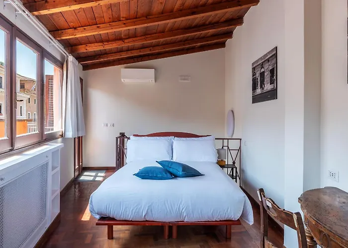 2 Bedroom Flat With Two Private Vatican Terrace Apartment