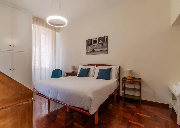 2 Bedroom Flat With Two Private Vatican Terrace Apartment *